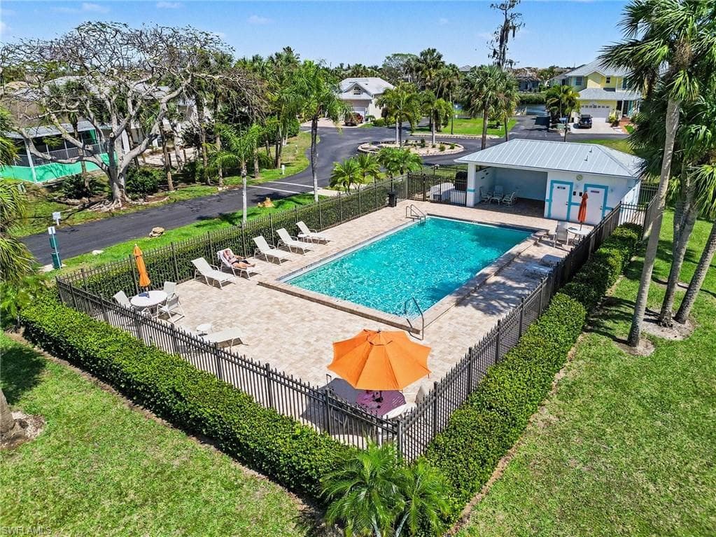 6081 Lake Front DR-33