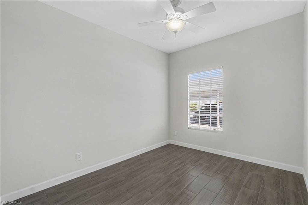6081 Lake Front DR-18