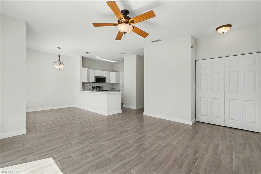 6081 Lake Front DR-7