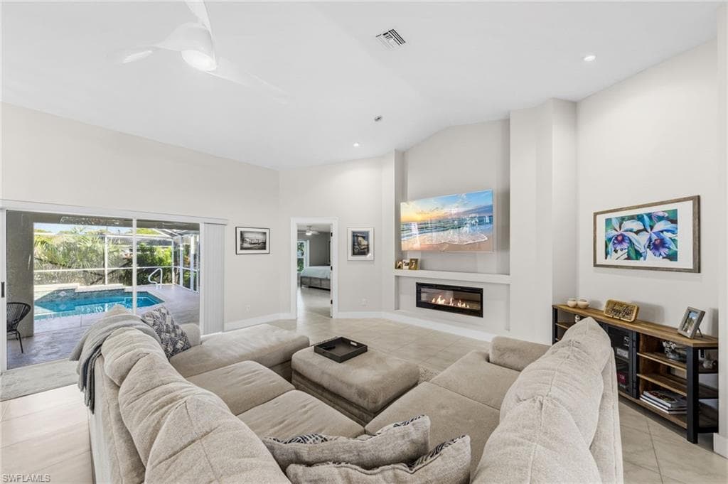 4724 Riverside DR-4