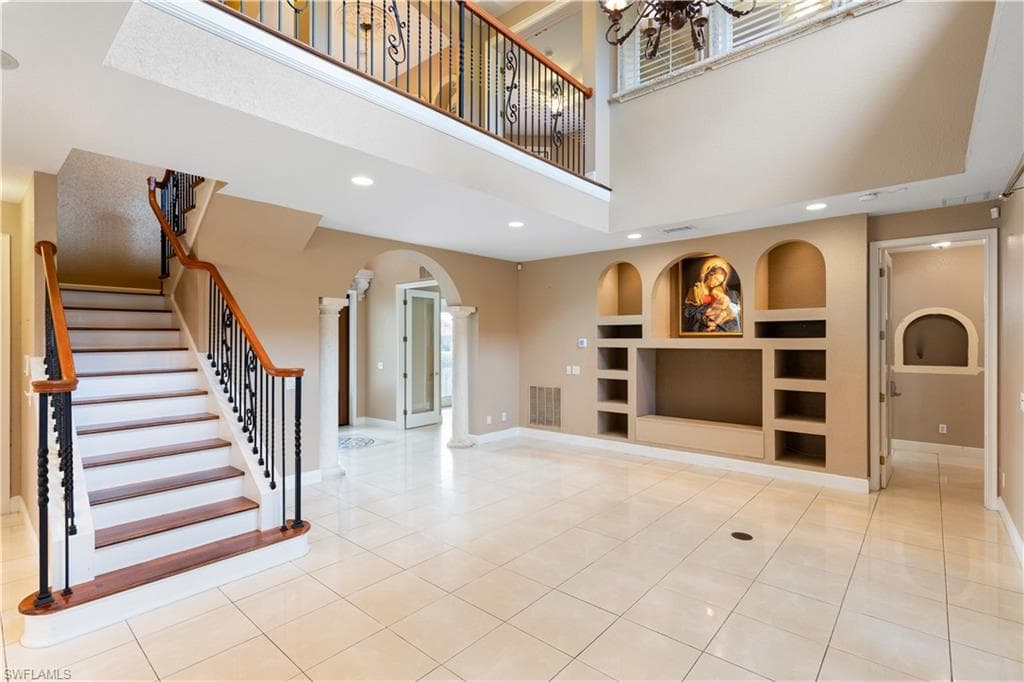 11913 Princess Grace CT-12