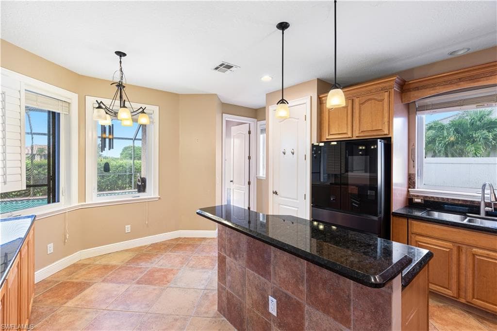 11913 Princess Grace CT-15