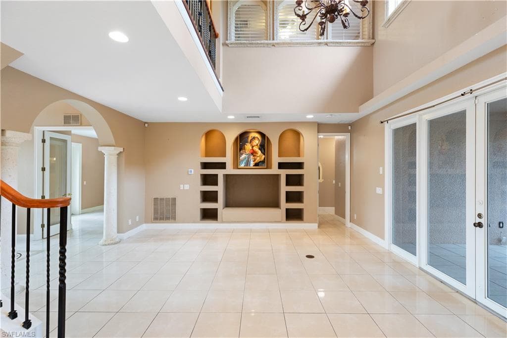11913 Princess Grace CT-11