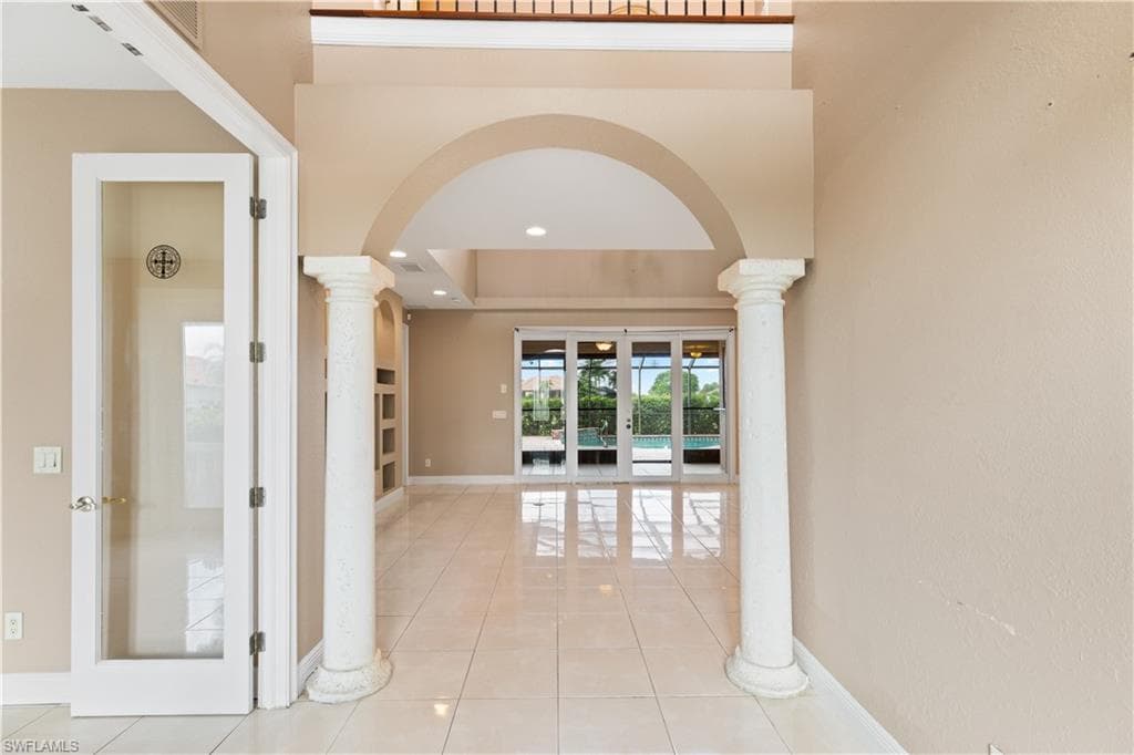 11913 Princess Grace CT-6