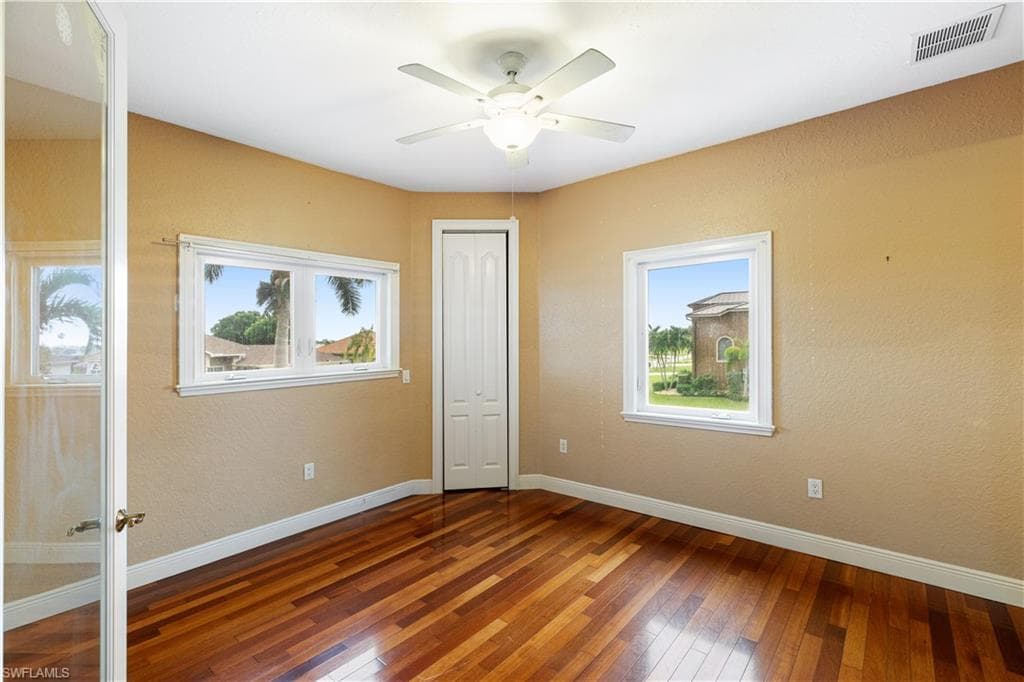 11913 Princess Grace CT-35