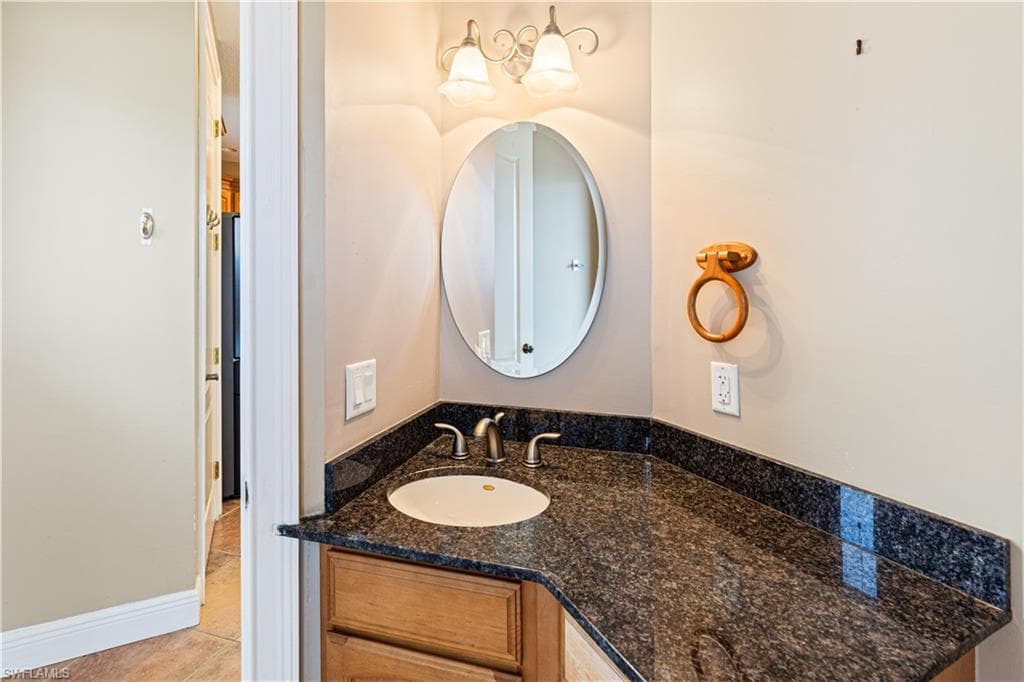 11913 Princess Grace CT-19