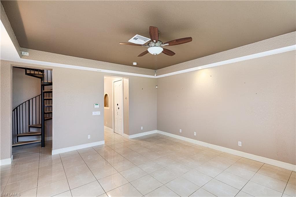 11913 Princess Grace CT-23