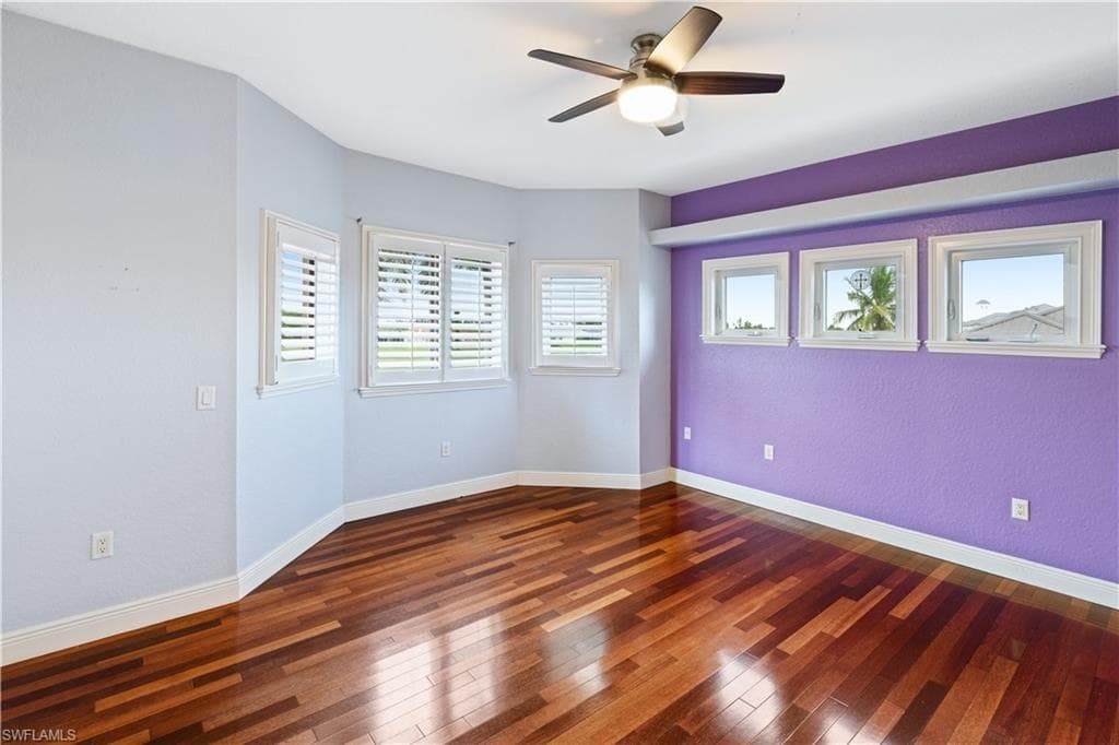 11913 Princess Grace CT-32