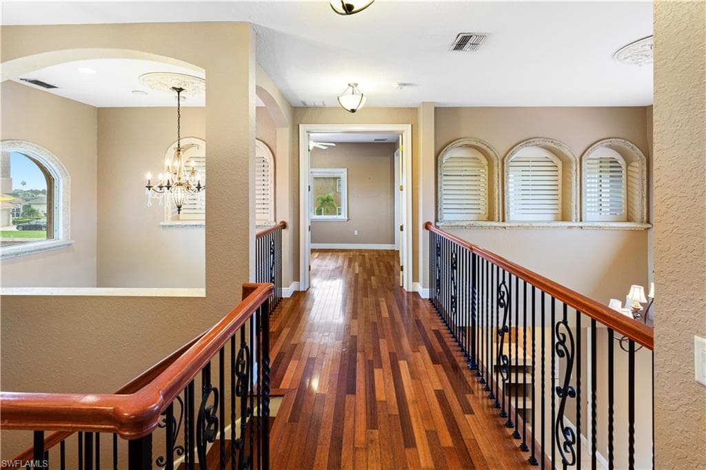 11913 Princess Grace CT-28