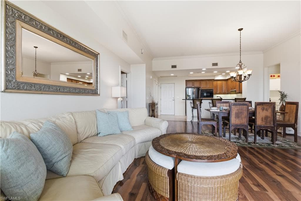 2748 Tiburon BLVD E C404-16