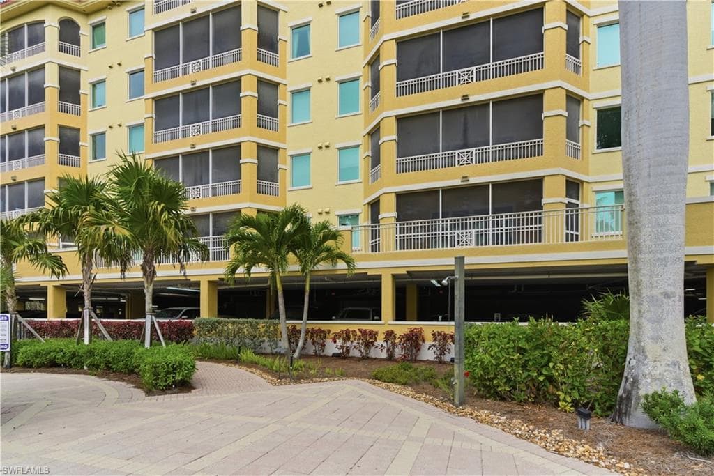 2748 Tiburon BLVD E C404-42