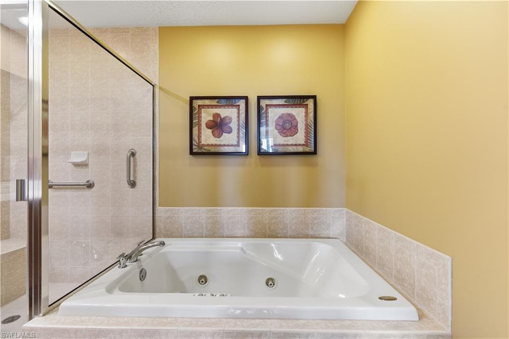 2748 Tiburon BLVD E C404-25