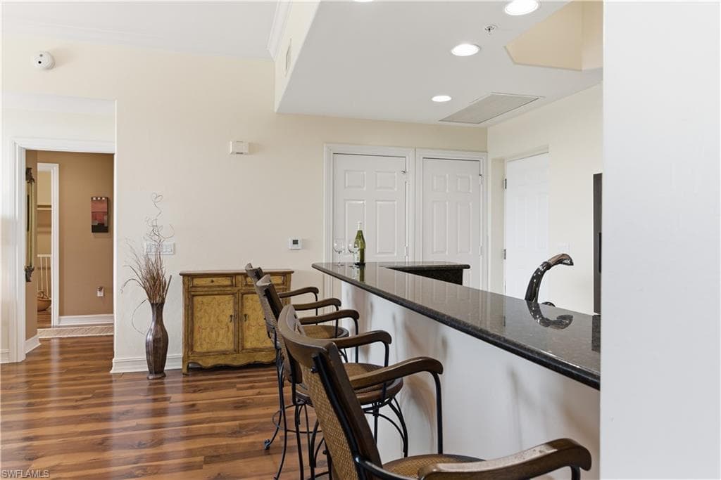 2748 Tiburon BLVD E C404-6