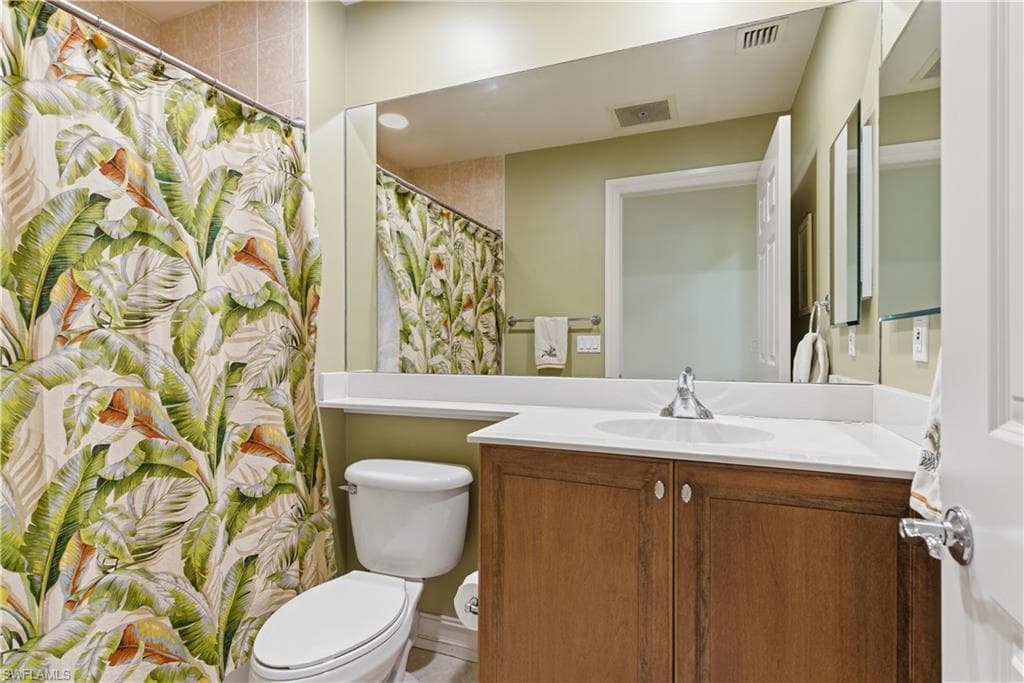 2748 Tiburon BLVD E C404-28