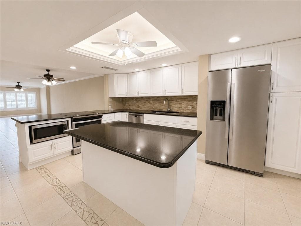 2264 Winkler AVE 202-4