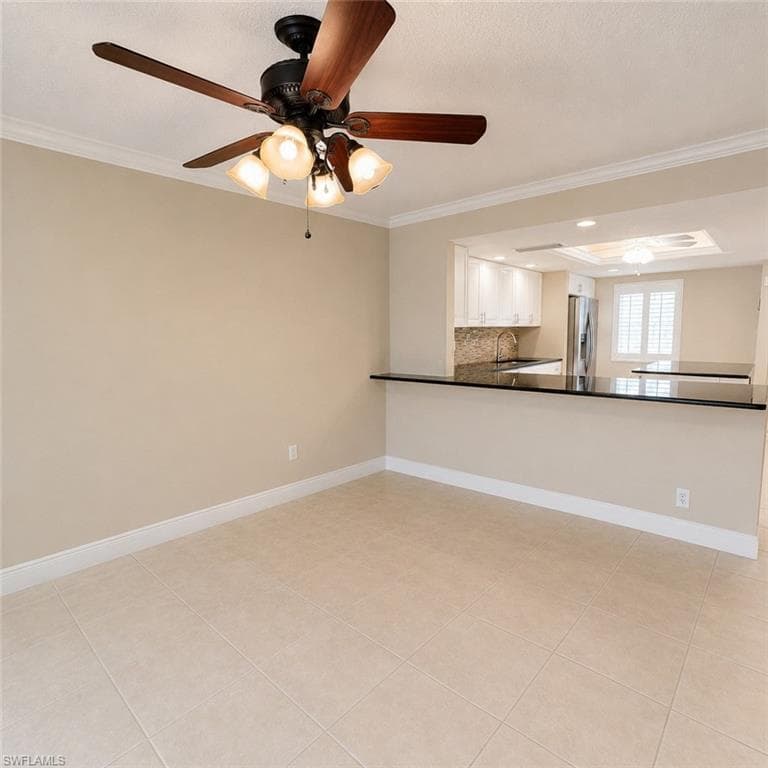 2264 Winkler AVE 202-9
