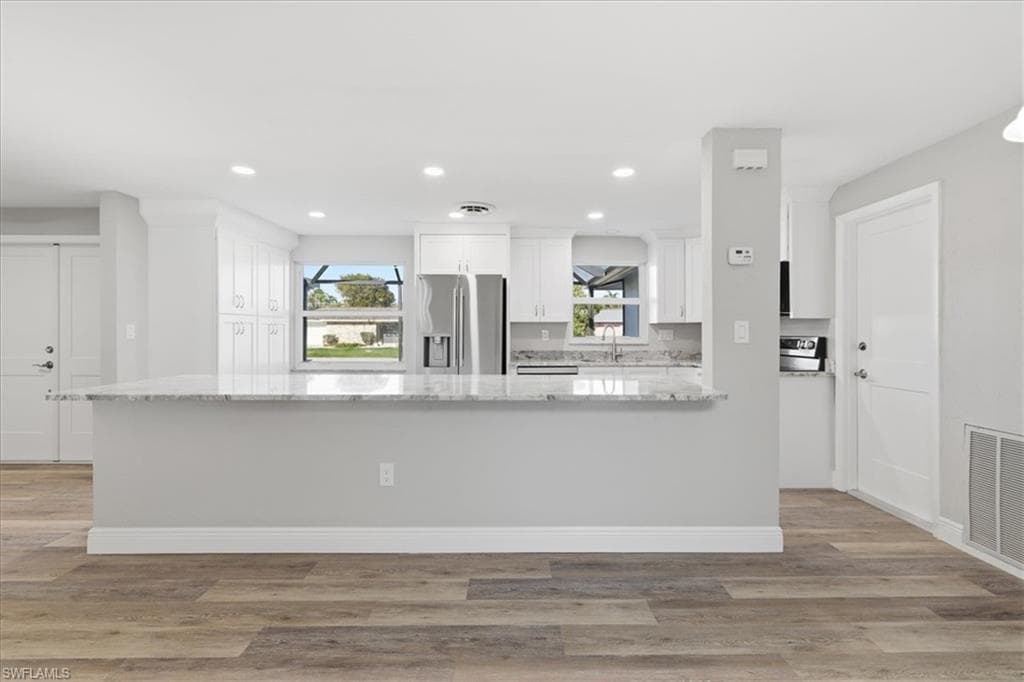5051 Fairfield DR-7