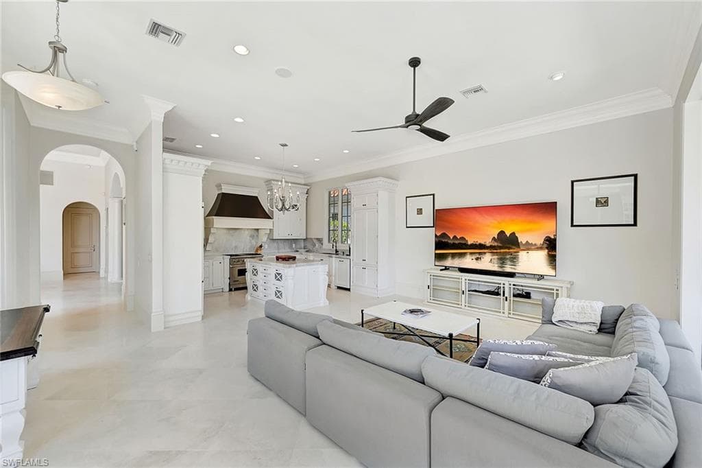 2052 Isla Vista LN-12