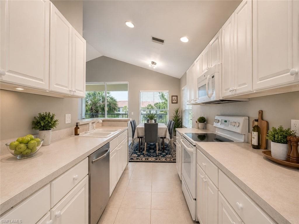 1280 Henley ST 1601-5