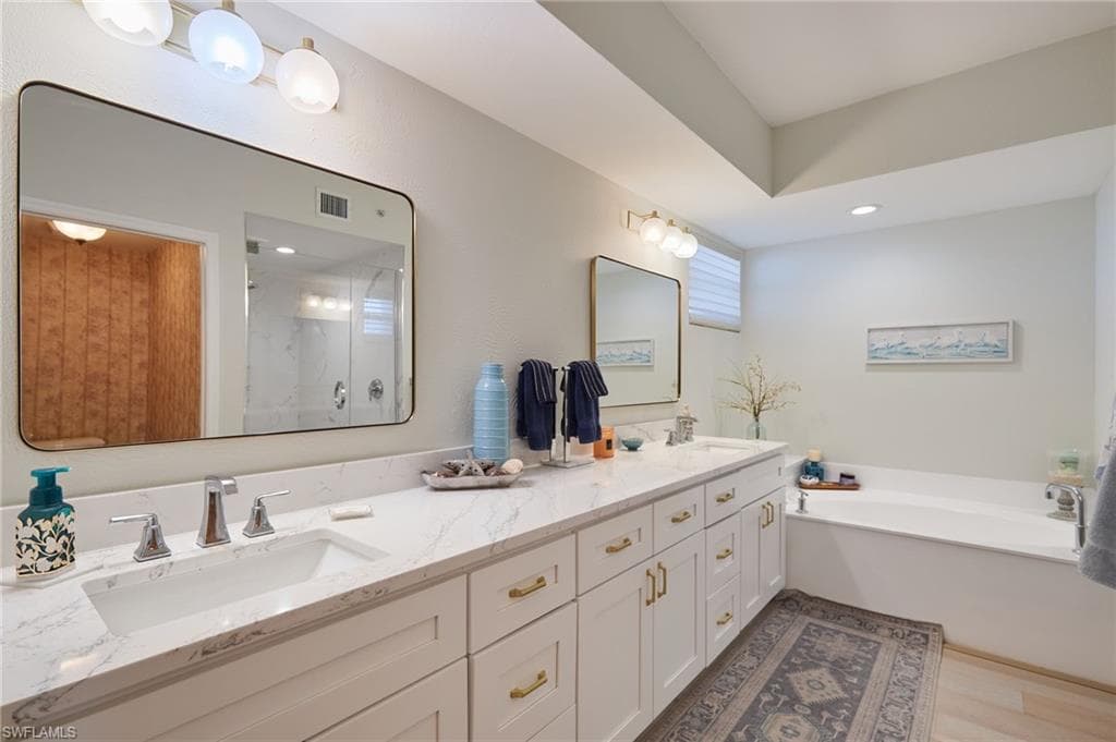 14250 Royal Harbour CT 818-17