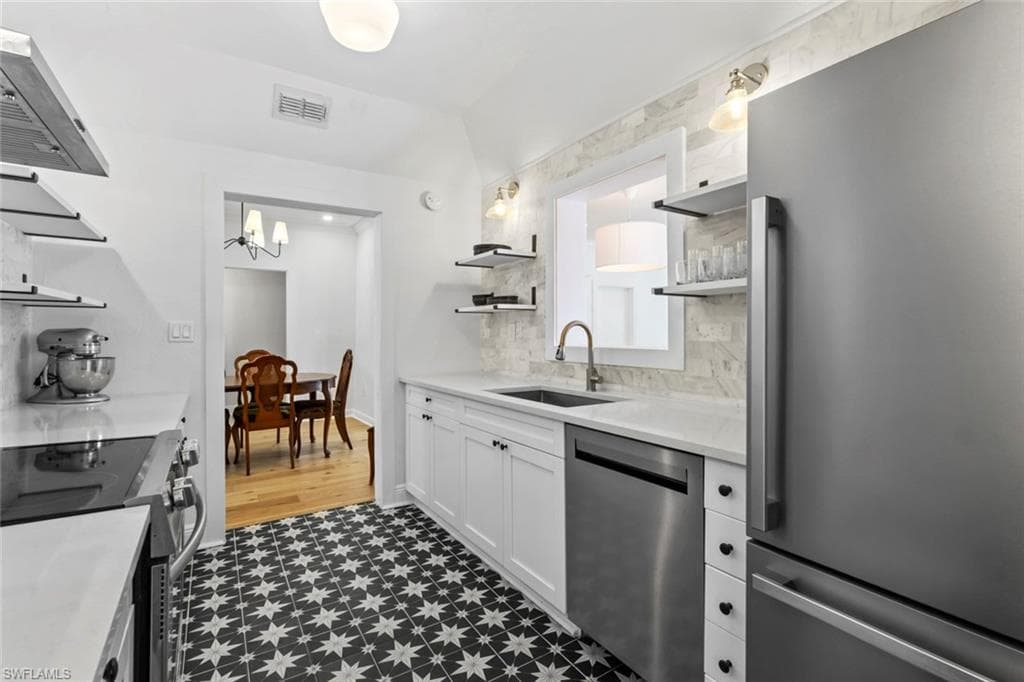 1414 Alhambra DR-6