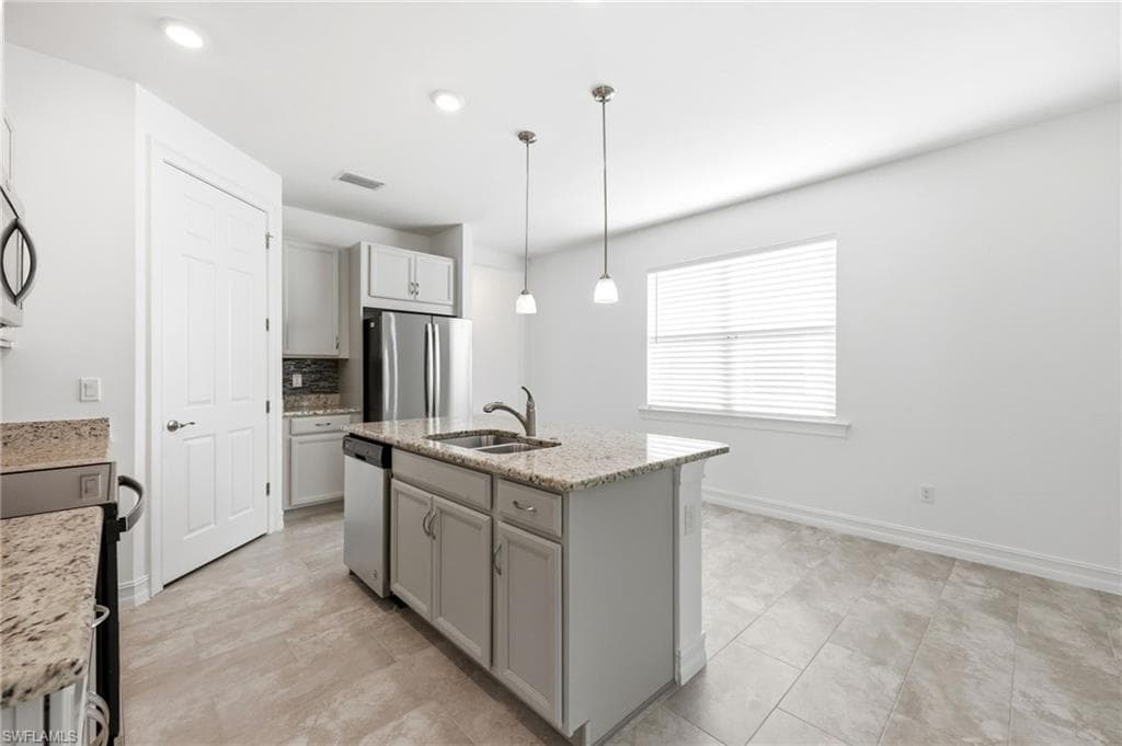 28347 Captiva Shell LOOP-8
