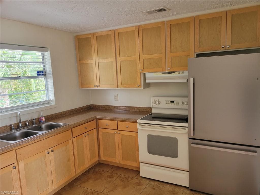 2656 Mangrove ST-8