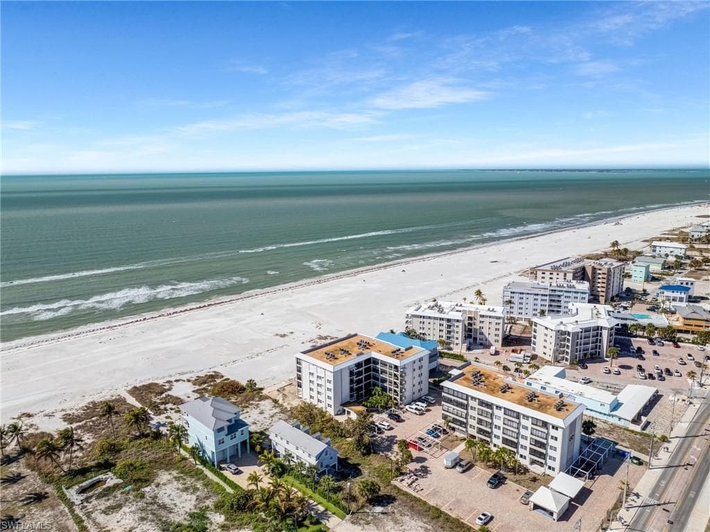 2650 Estero BLVD 504-35