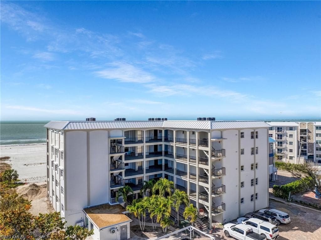 2650 Estero BLVD 504-31