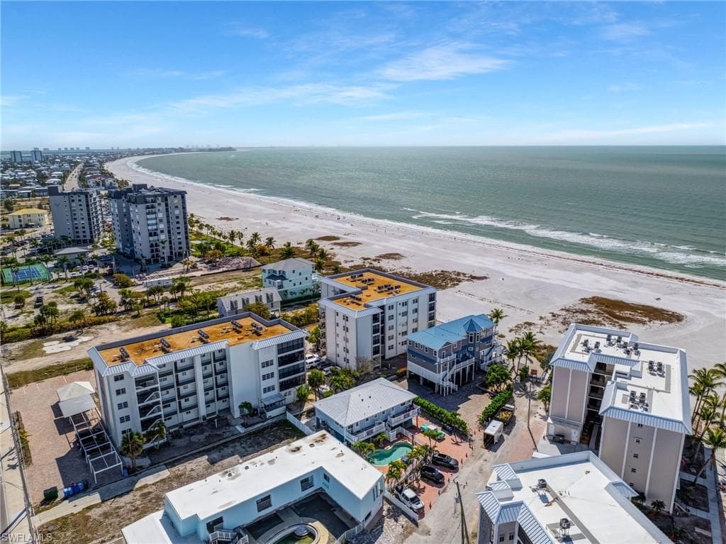 2650 Estero BLVD 504-29