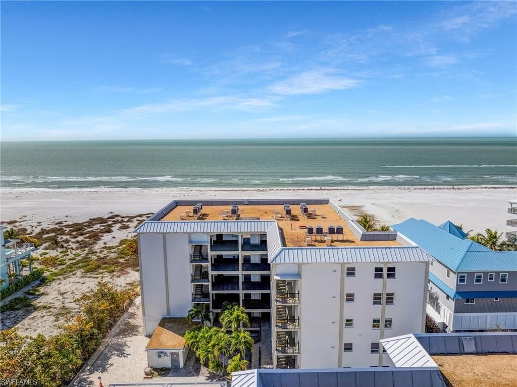 2650 Estero BLVD 504-33