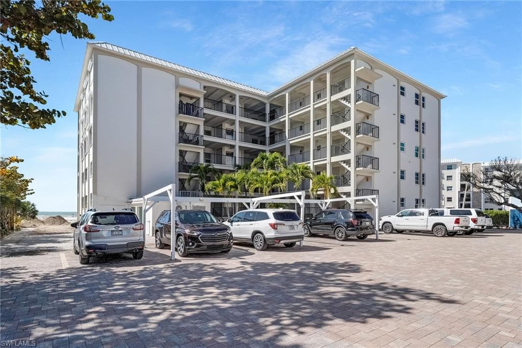 2650 Estero BLVD 504-28