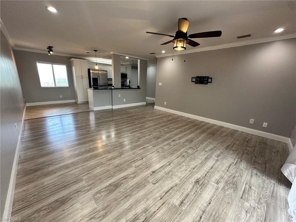 2366 Mall DR 514-15