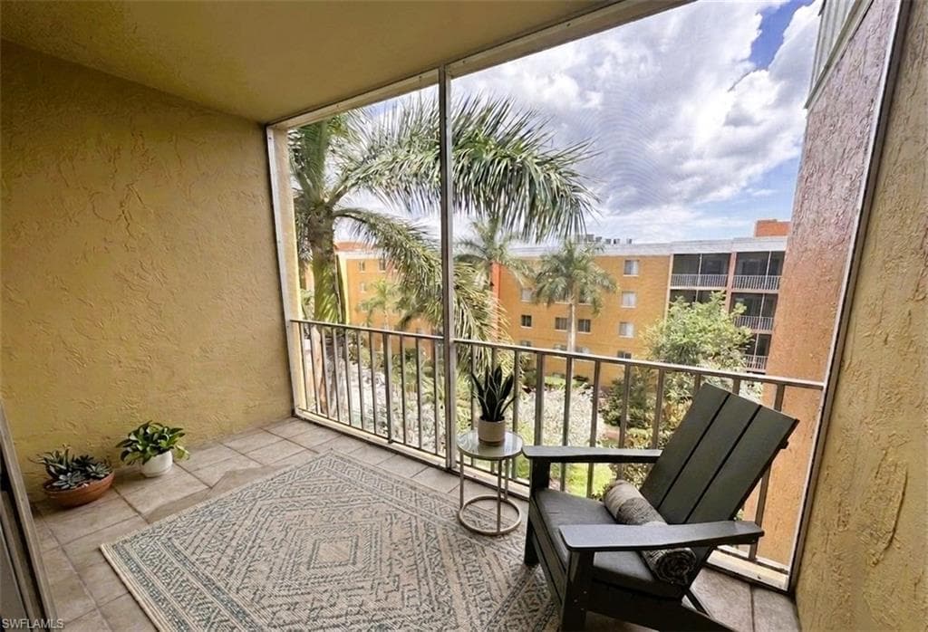 2366 Mall DR 514-9