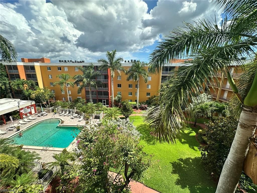2366 Mall DR 514-10