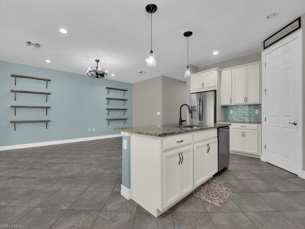 4211 Dutchess Park RD-6
