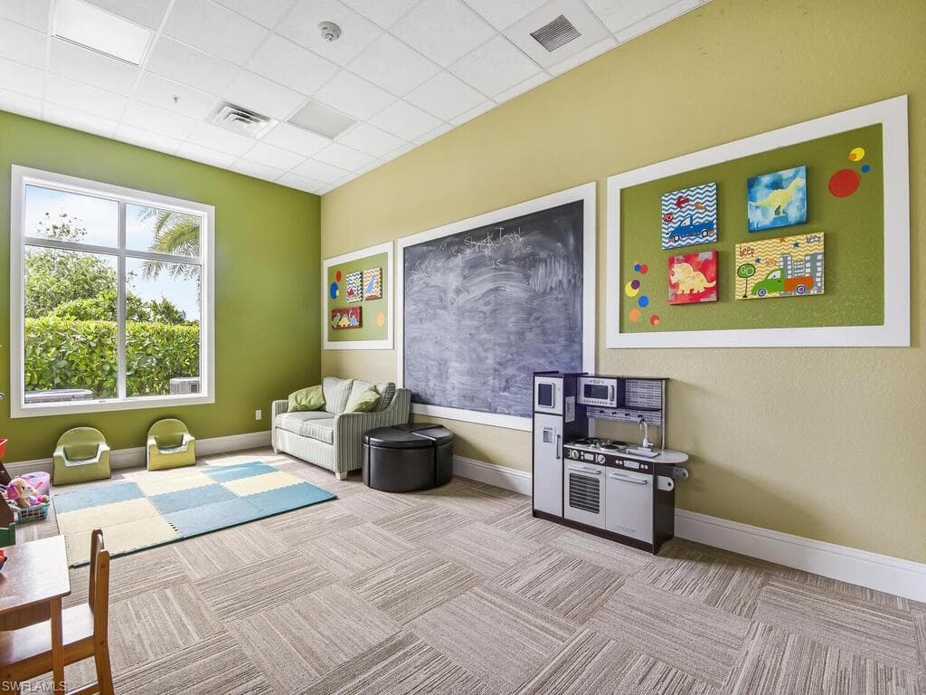 4211 Dutchess Park RD-39