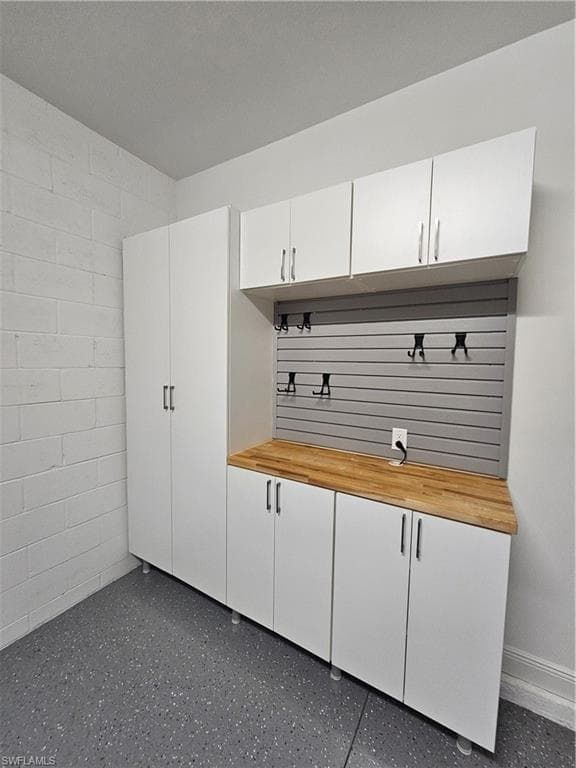 6954 Avalon CIR 703-13