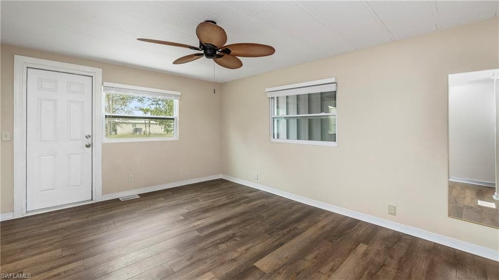 851 Manatee RD-28