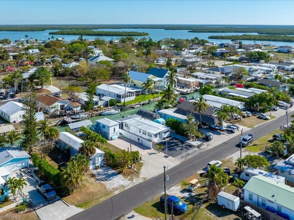 657 Palm AVE E-15