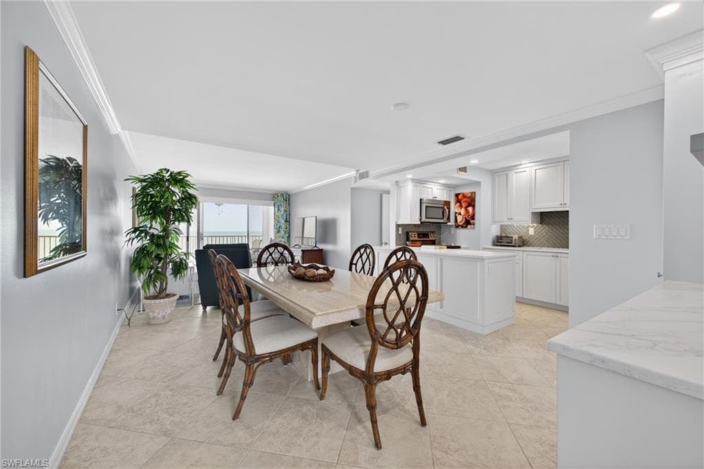 3443 Gulf Shore BLVD N 809-6