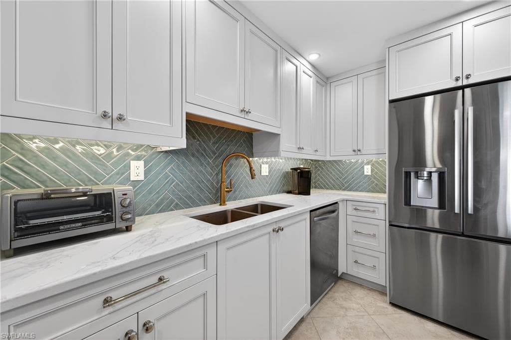 3443 Gulf Shore BLVD N 809-12