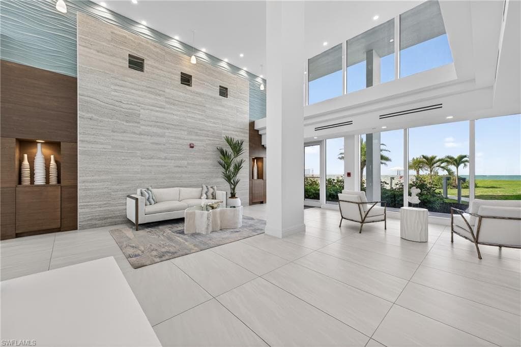 3443 Gulf Shore BLVD N 809-28