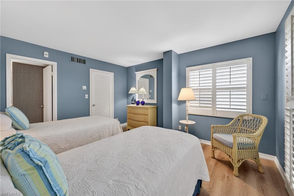 3443 Gulf Shore BLVD N 809-20