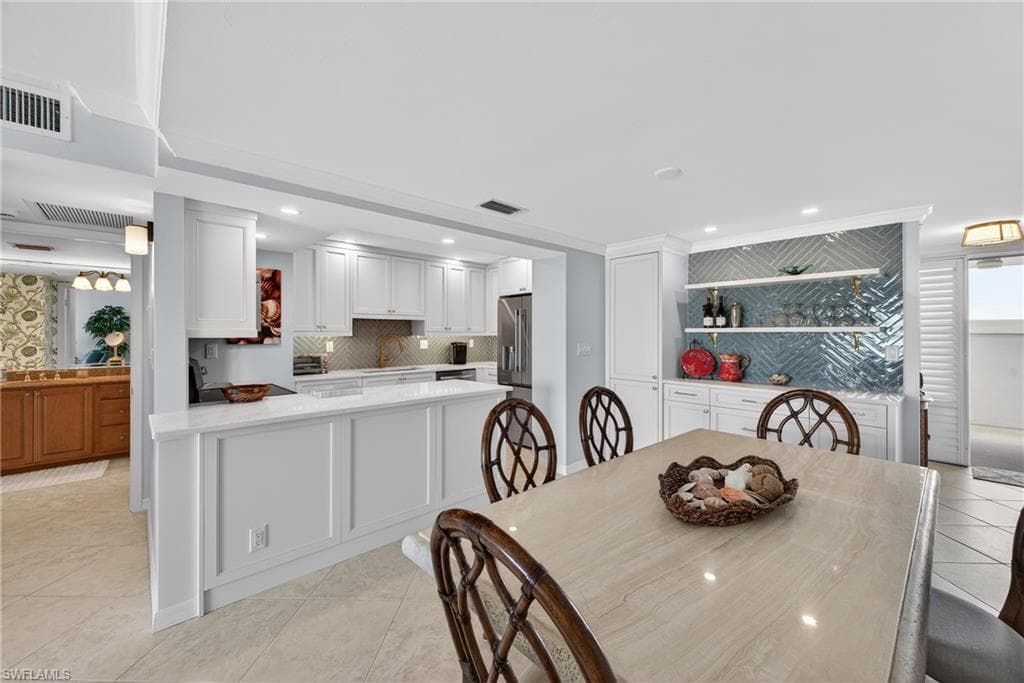 3443 Gulf Shore BLVD N 809-9