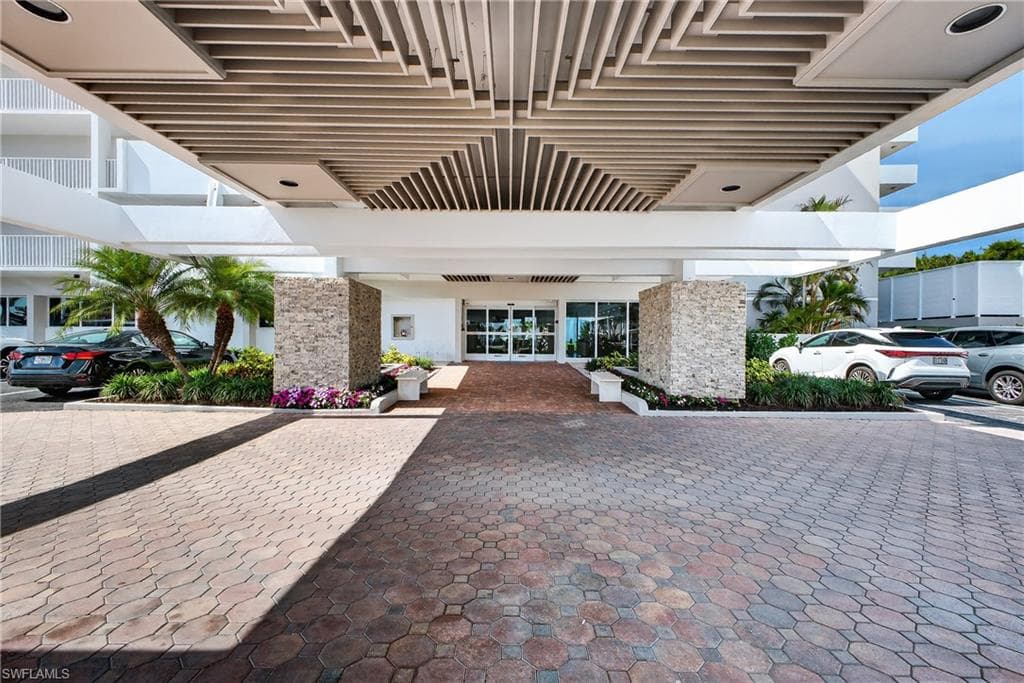 3443 Gulf Shore BLVD N 809-34