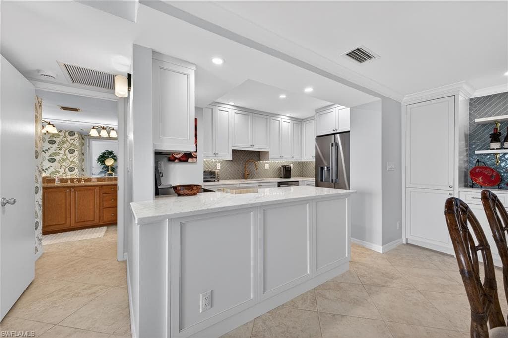 3443 Gulf Shore BLVD N 809-10