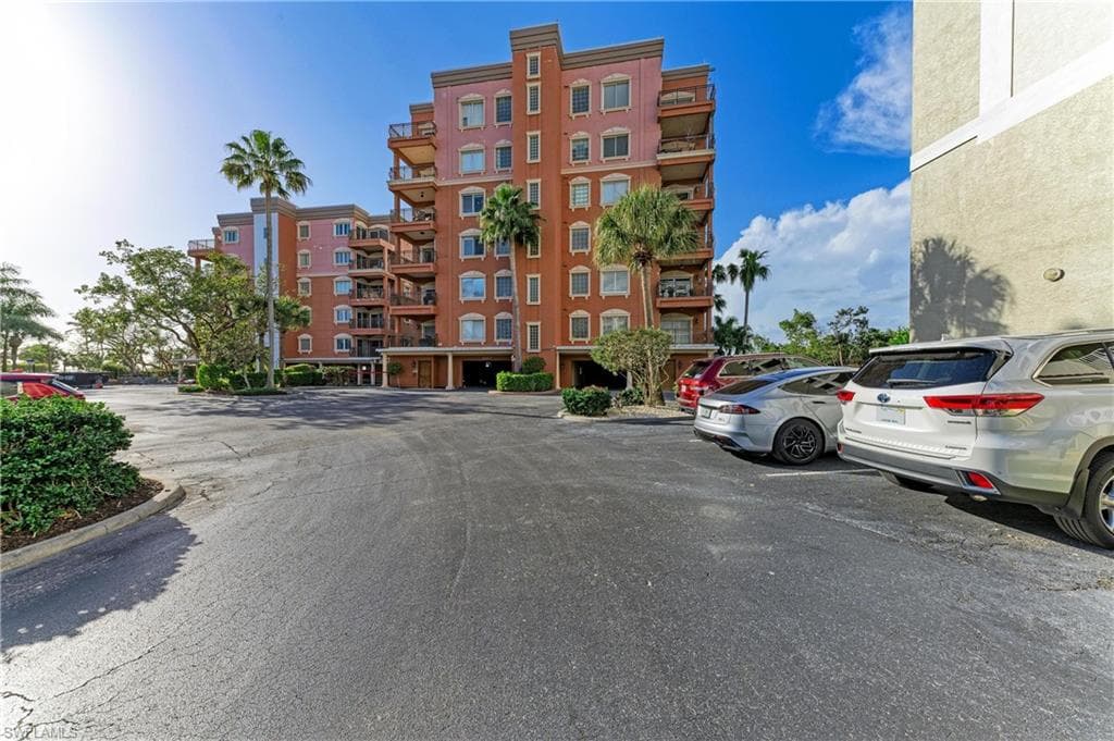 14813 Laguna DR 401-1
