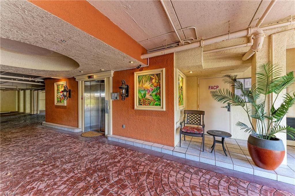 14813 Laguna DR 401-5