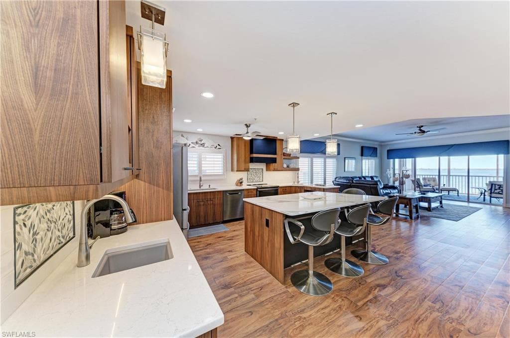 14813 Laguna DR 401-12